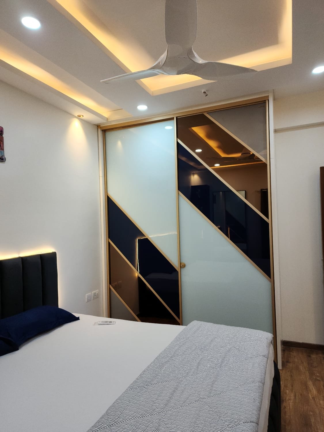 WhatsApp Image 2025-11-23 at 20.01.48