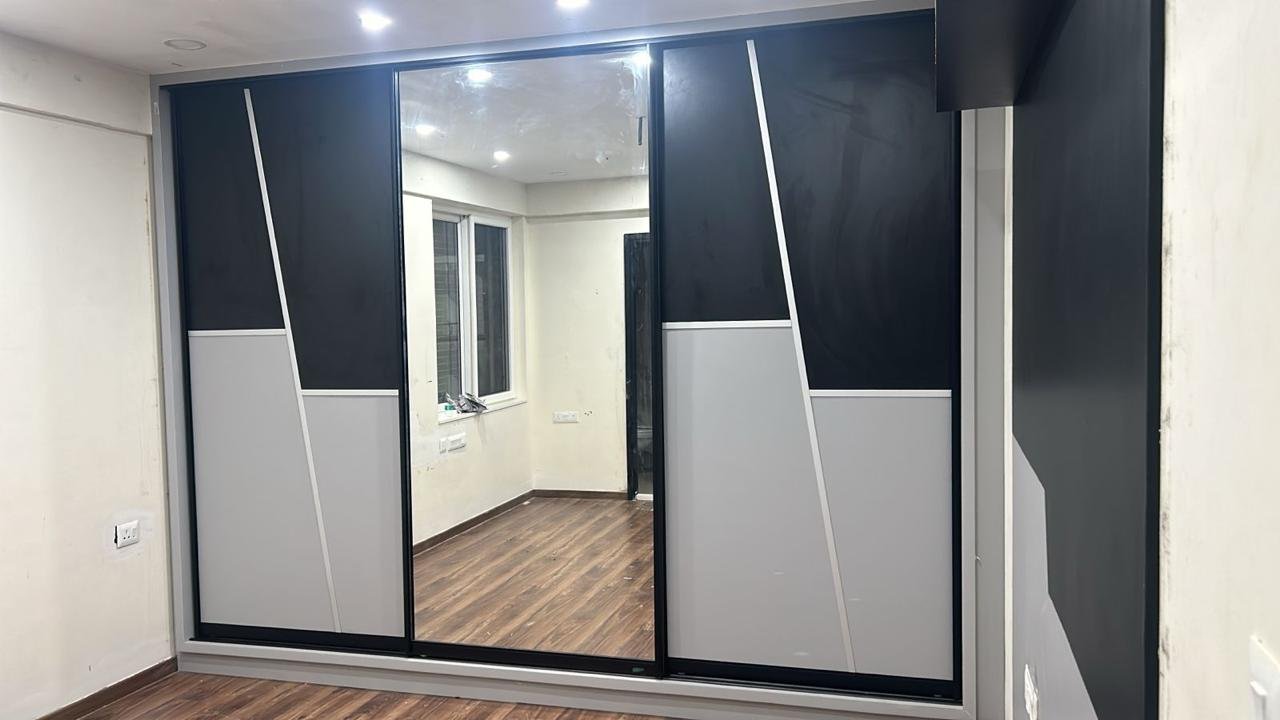 WhatsApp Image 2025-11-23 at 20.01.49 (1)